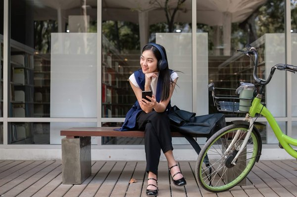 Quelles sont les meilleures pratiques pour le design de parcs urbains qui maximise la capture de CO2 ?